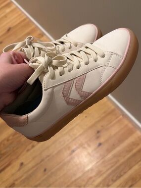 Dr. Scholl's Cream and Blush Low-Top Sneakers